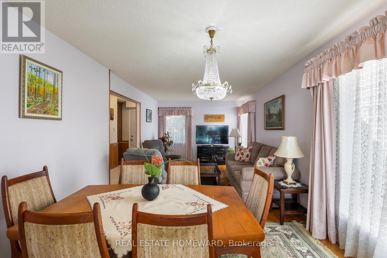 6399 Colebrook Crescent Property Photo 6