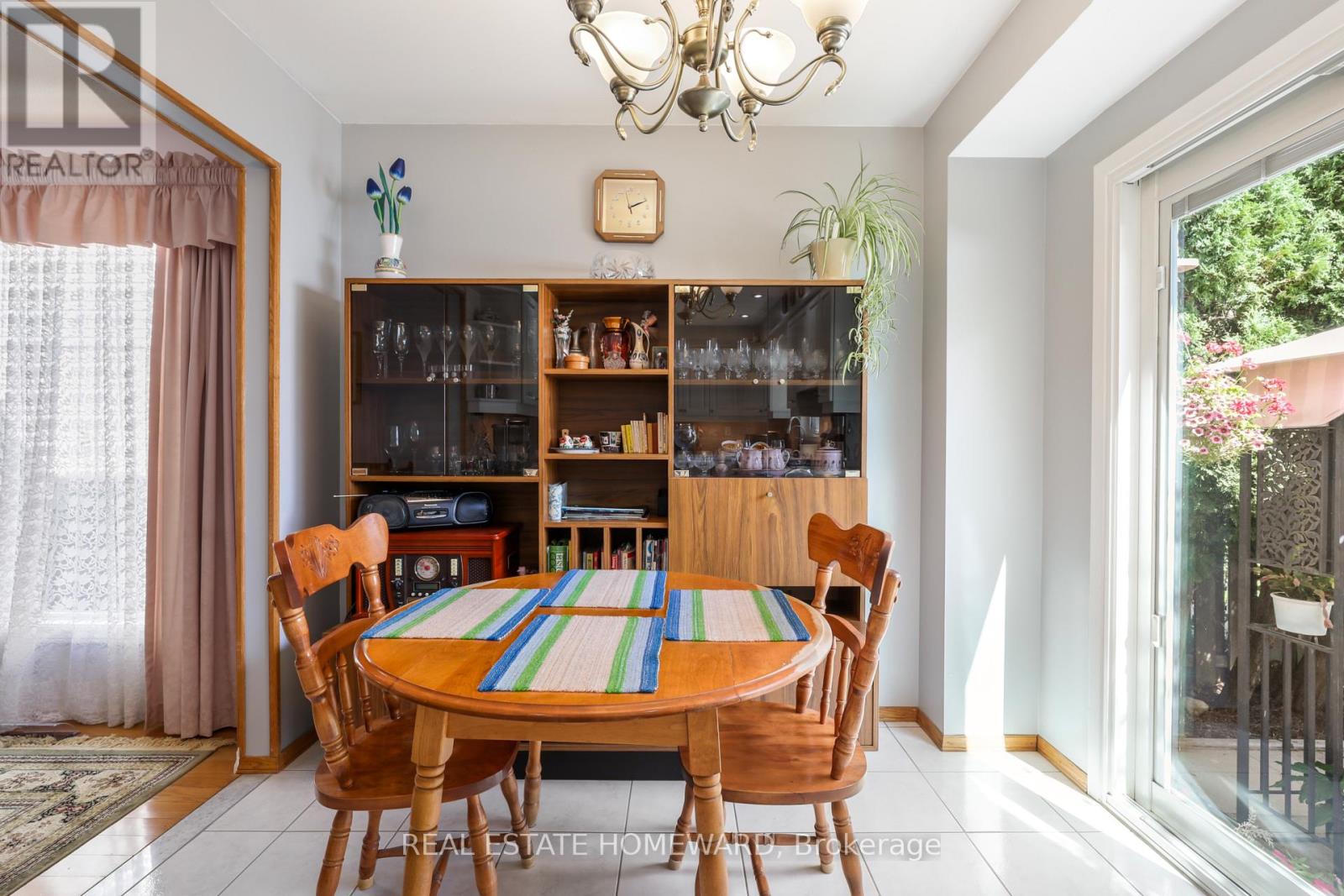 6399 Colebrook Crescent Property Photo 13