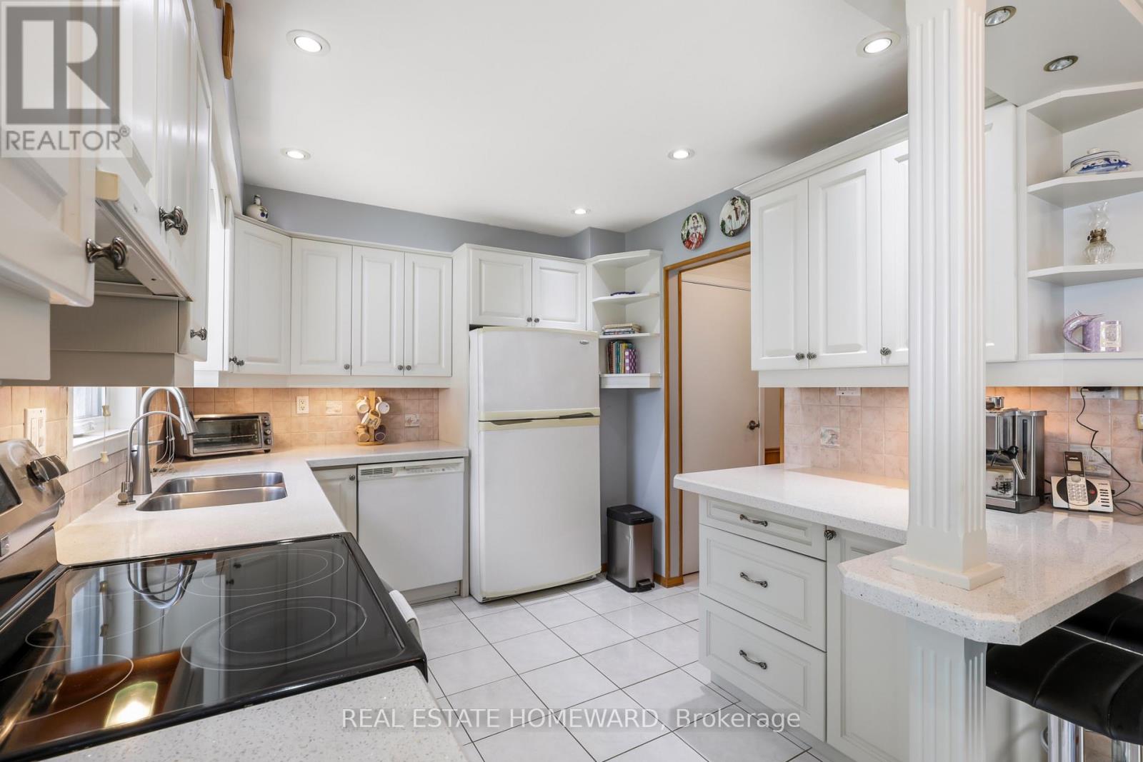6399 Colebrook Crescent Property Photo 15