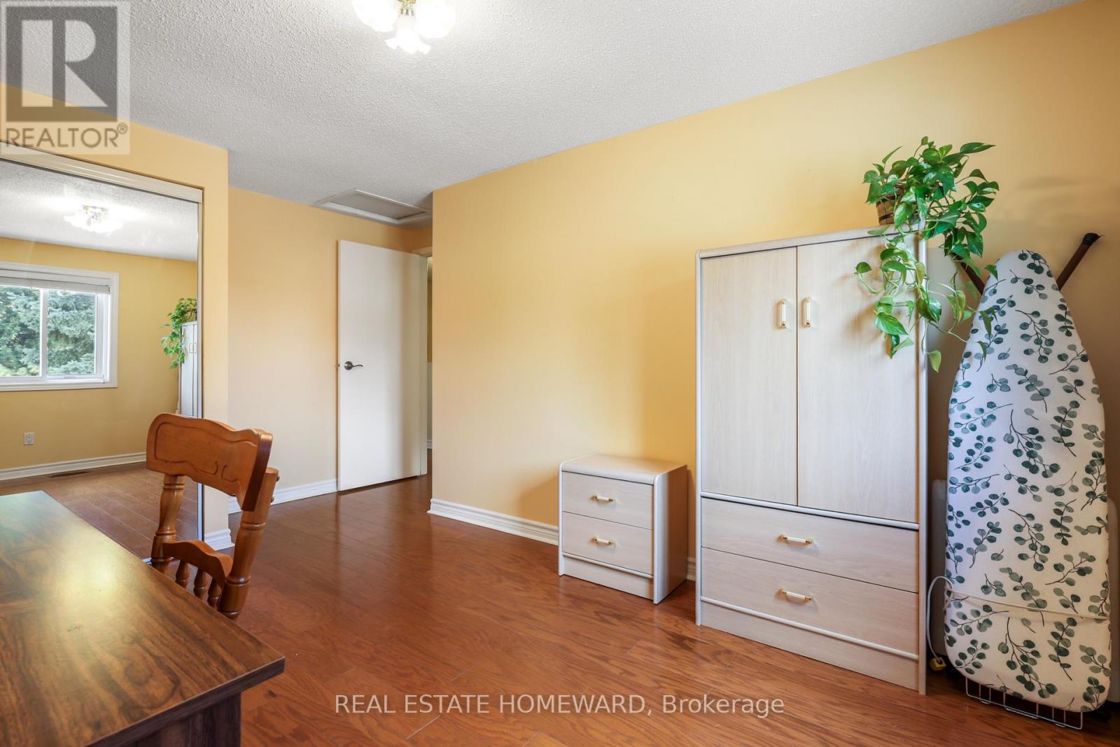 6399 Colebrook Crescent Property Photo 23