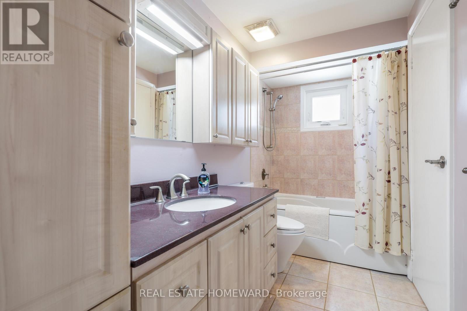 6399 Colebrook Crescent Property Photo 24