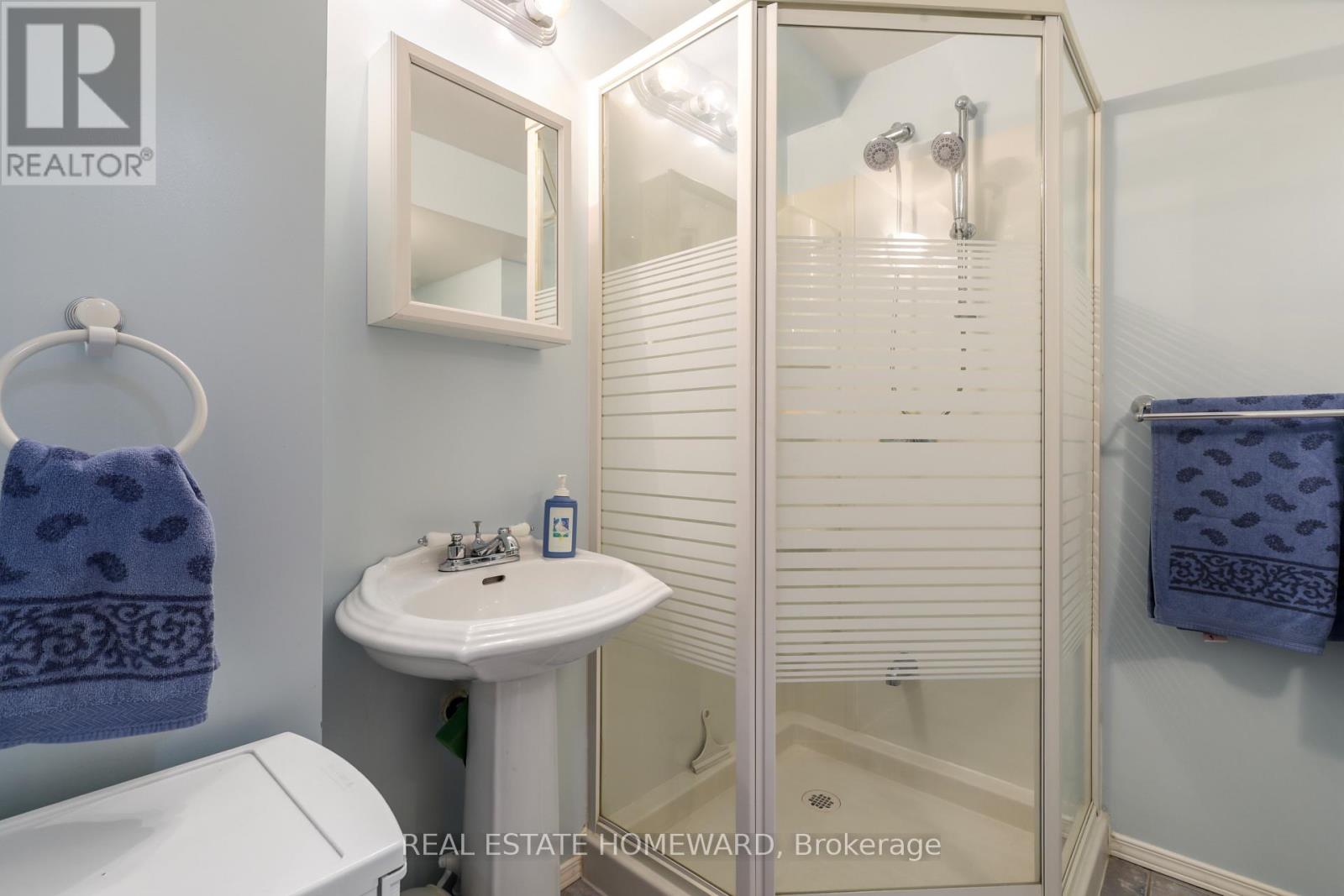6399 Colebrook Crescent Property Photo 34
