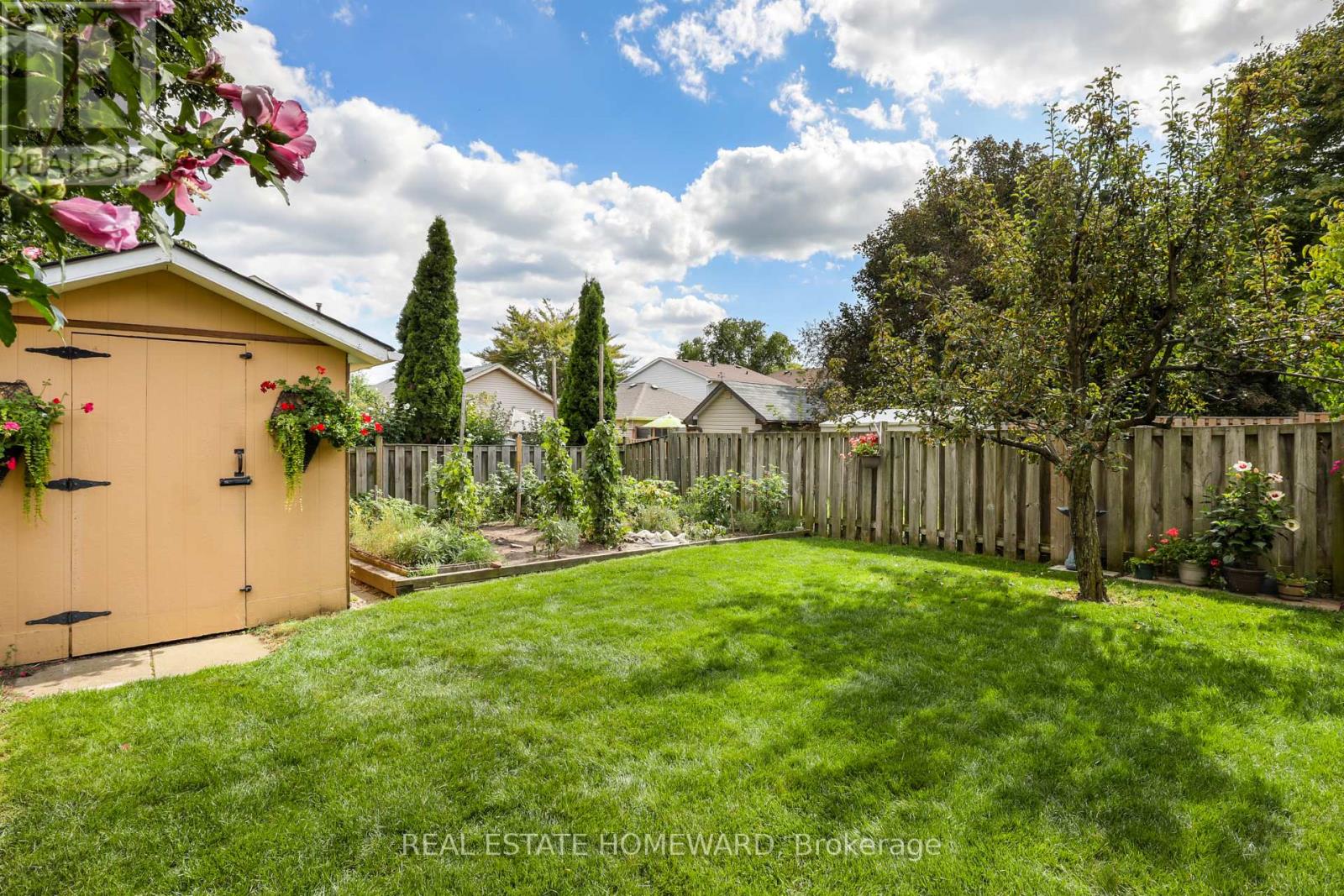 6399 Colebrook Crescent Property Photo 39