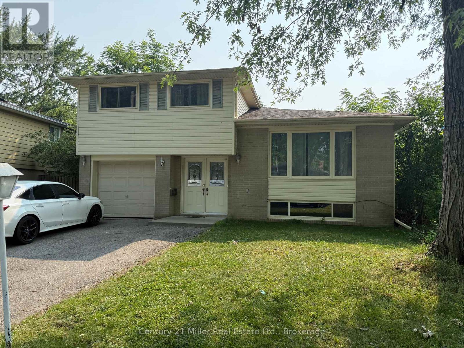 Upper - 35 Melville Crescent Property Photo 1
