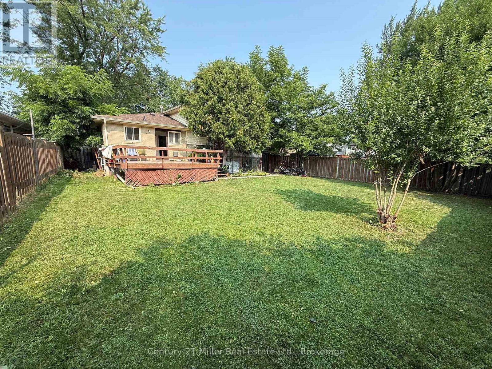 Upper - 35 Melville Crescent Property Photo 15
