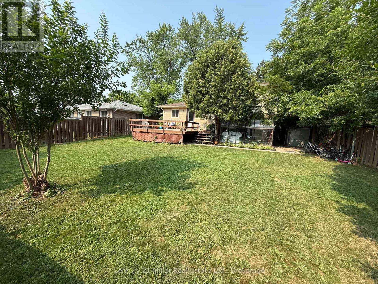 Upper - 35 Melville Crescent Property Photo 16