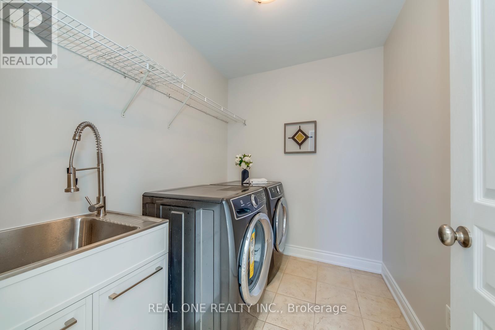 1426 Redwing Court Property Photo 26