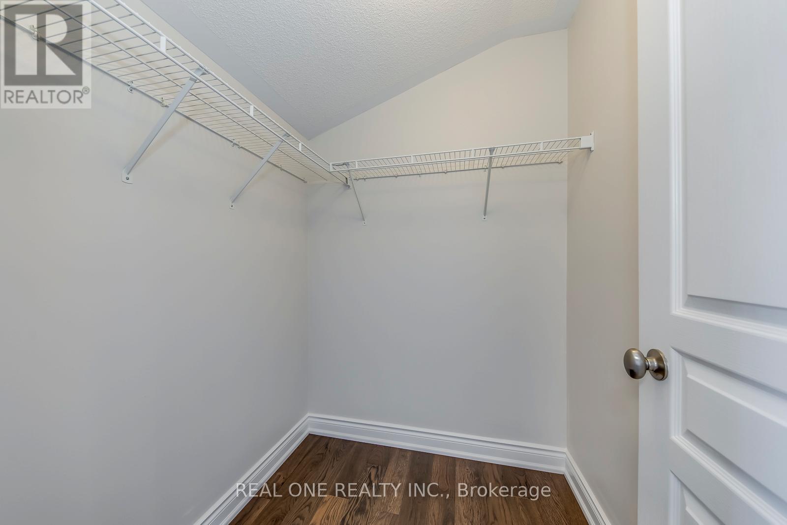 1426 Redwing Court Property Photo 35