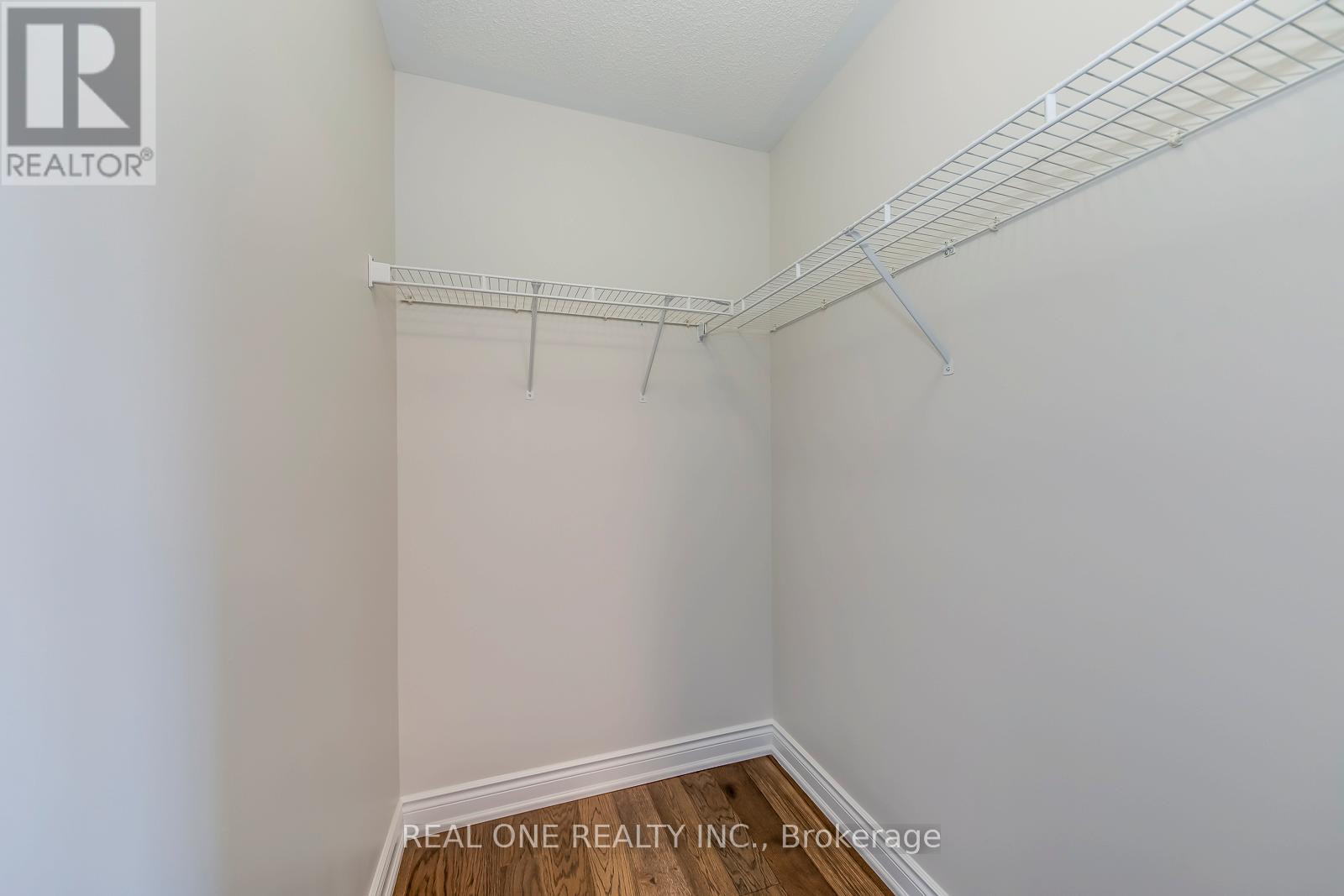 1426 Redwing Court Property Photo 38