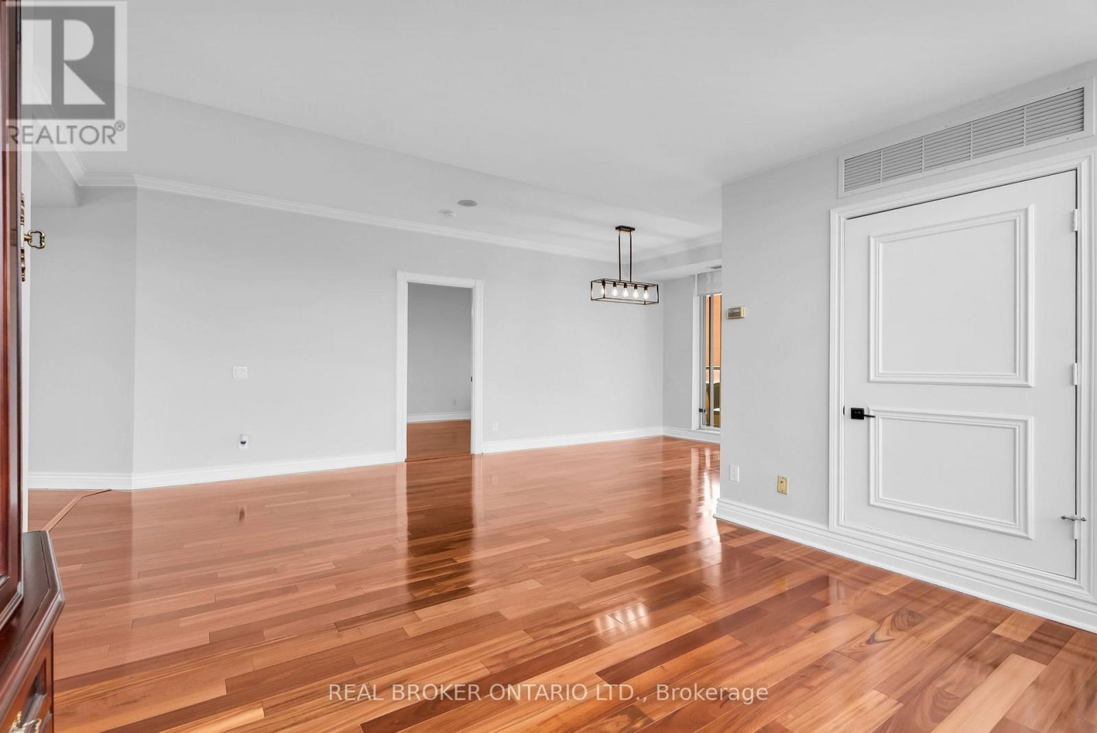 405 - 1 Belvedere Court Property Photo 16