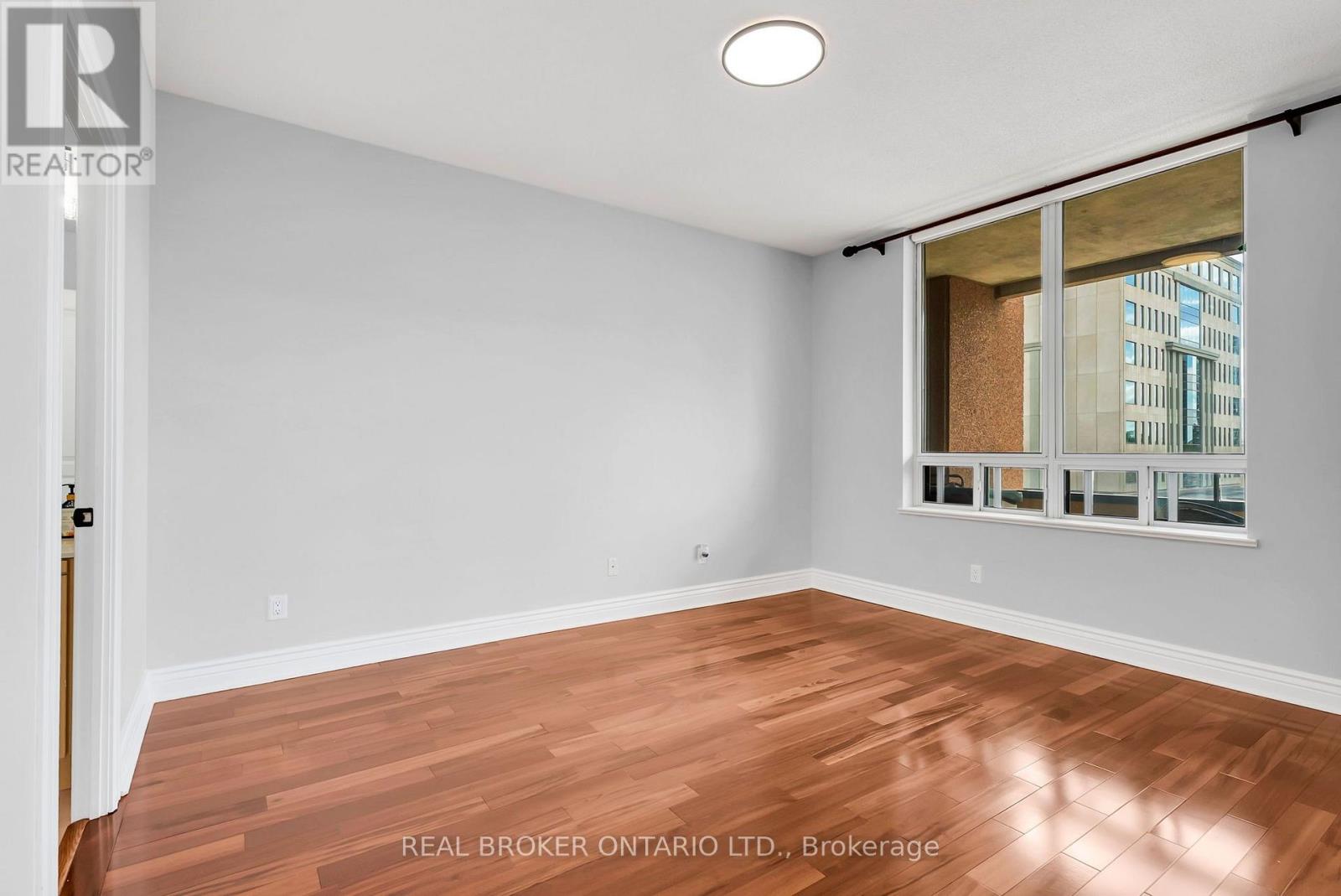 405 - 1 Belvedere Court Property Photo 18