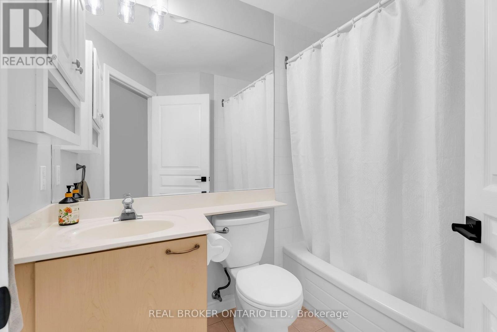 405 - 1 Belvedere Court Property Photo 23