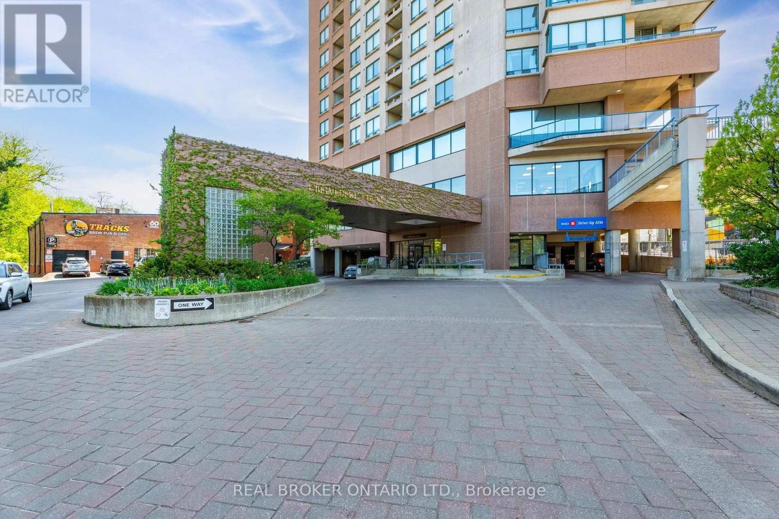 405 - 1 Belvedere Court Property Photo 29