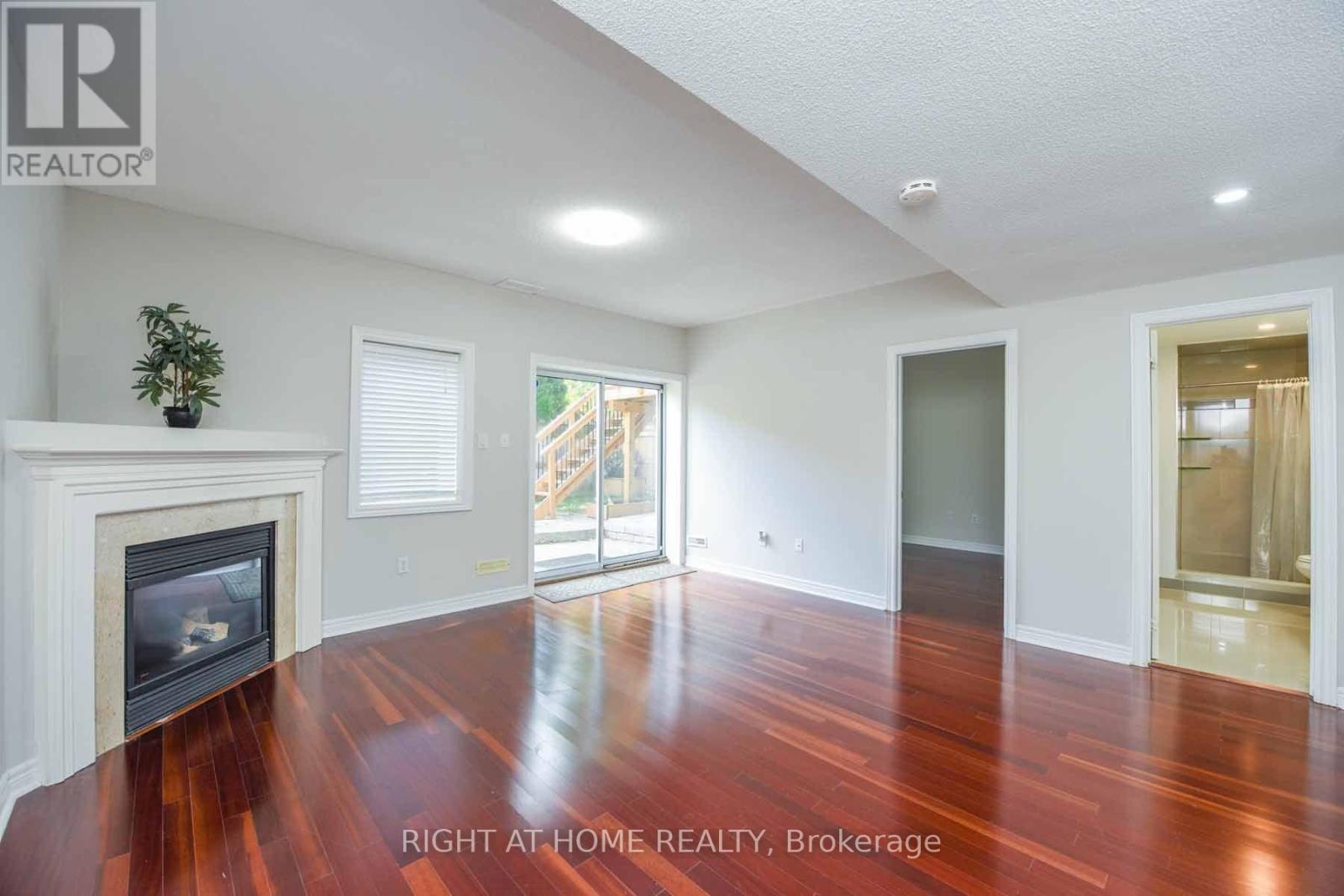 Lower - 2229 Glazebrook Circle Property Photo 3