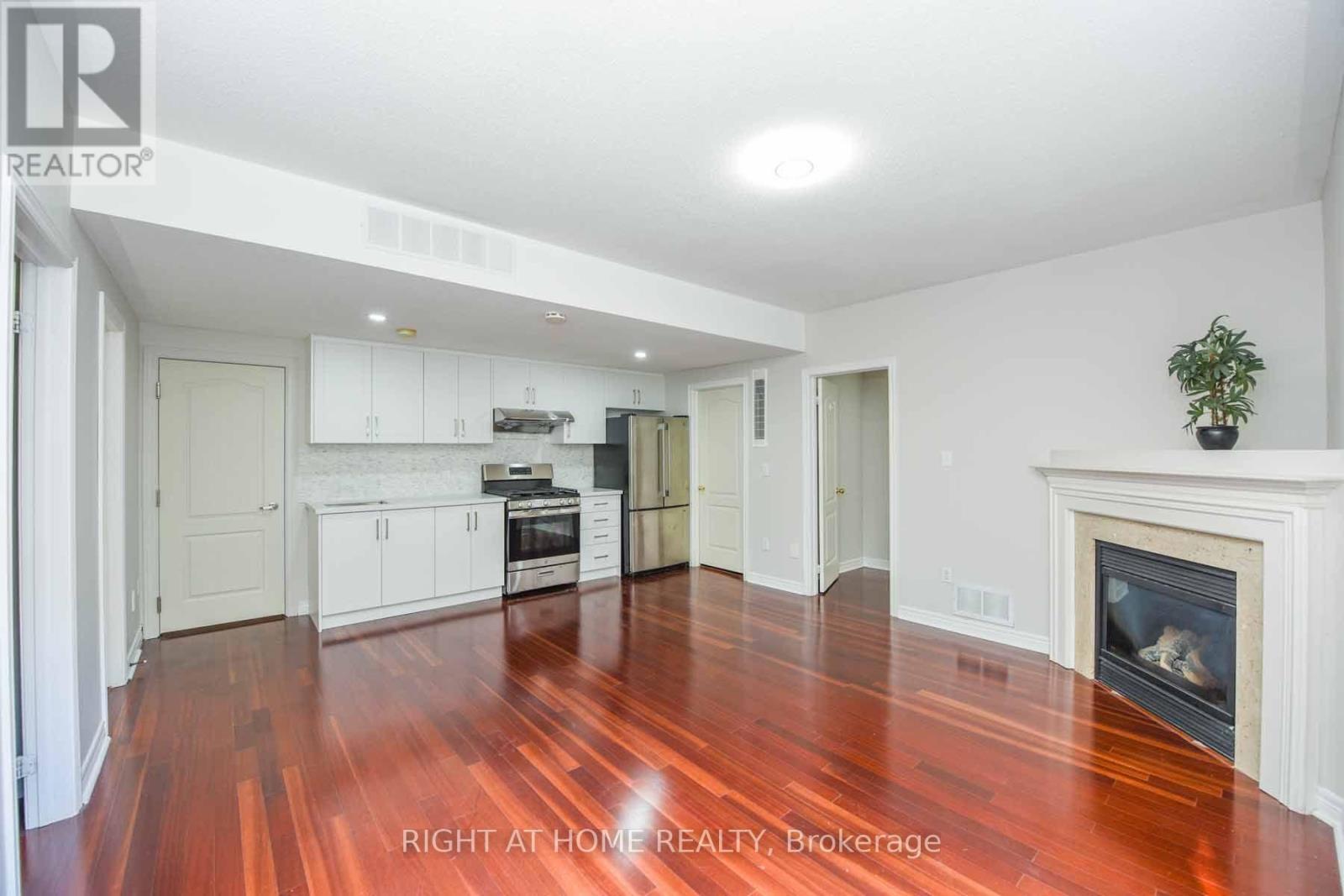 Lower - 2229 Glazebrook Circle Property Photo 6