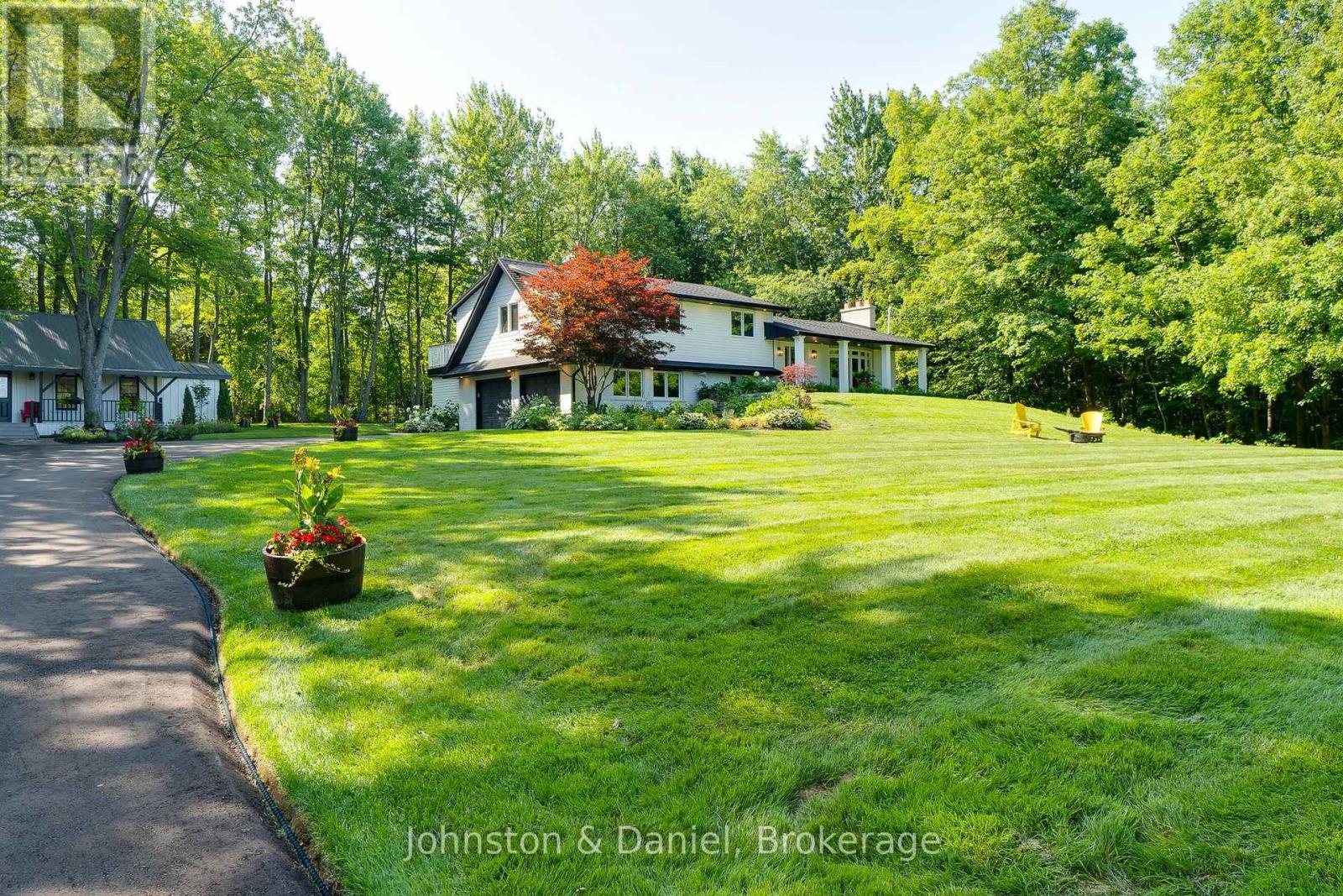 2340 Britannia Road Property Photo 3