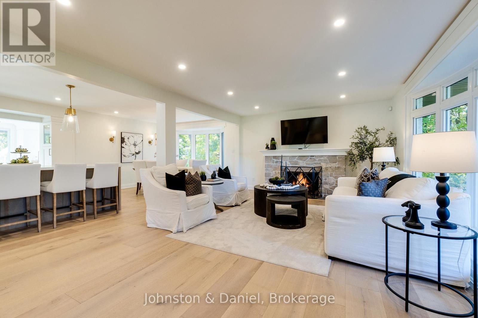 2340 Britannia Road Property Photo 15