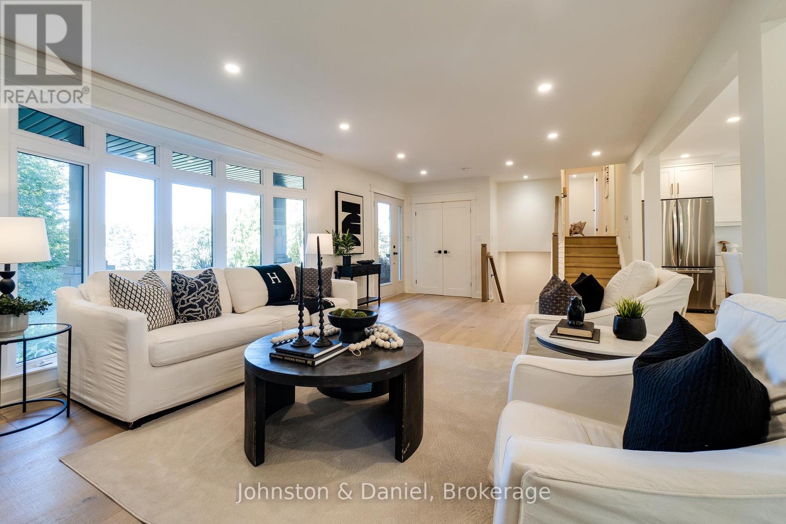 2340 Britannia Road Property Photo 16