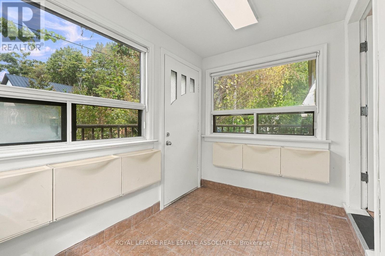 268 Troy Street Property Photo 3
