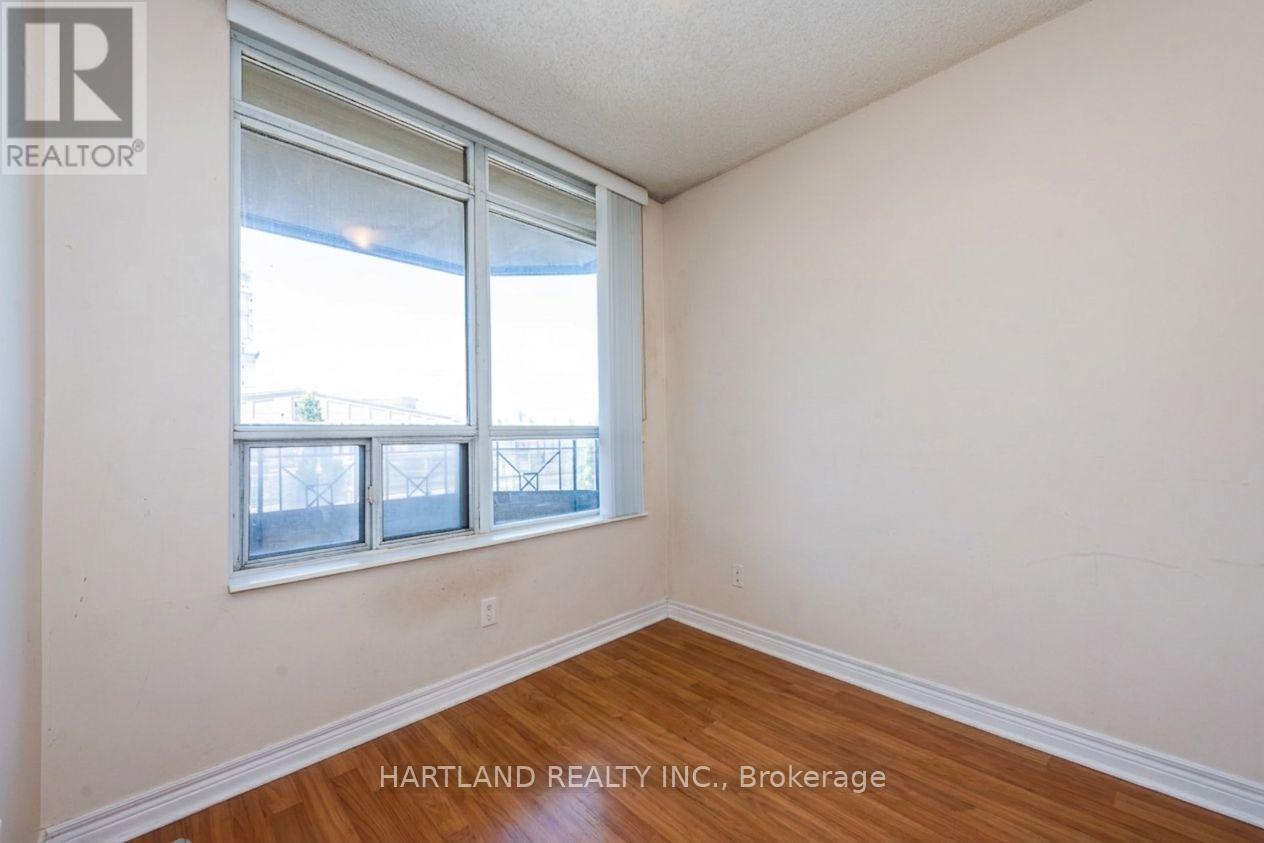 405 - 310 Burnhamthorpe Road W Property Photo 9