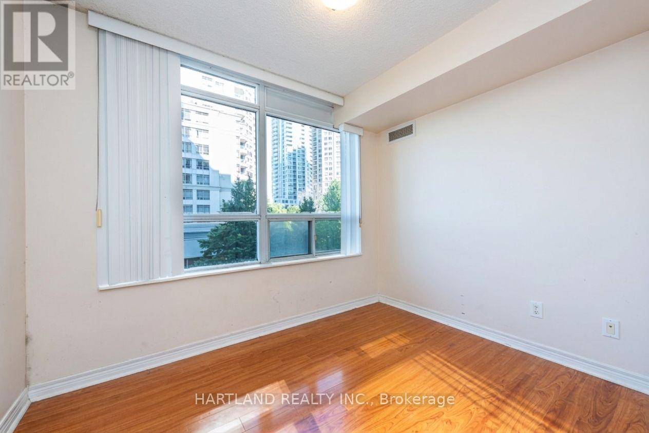 405 - 310 Burnhamthorpe Road W Property Photo 11