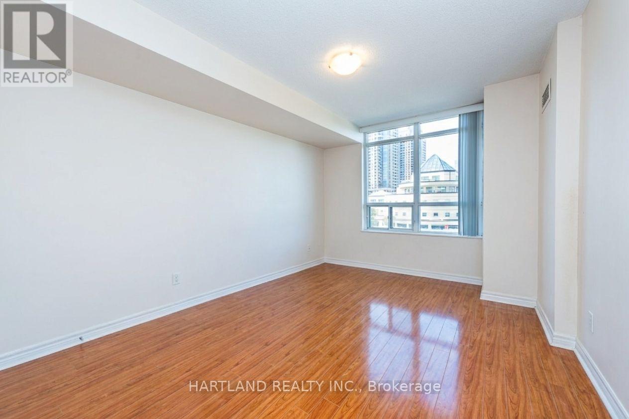 405 - 310 Burnhamthorpe Road W Property Photo 12
