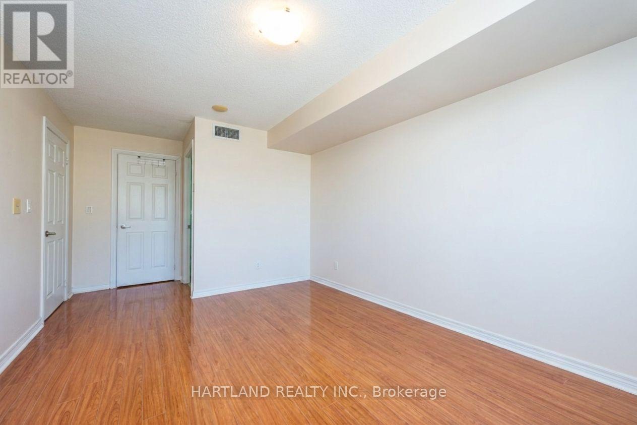 405 - 310 Burnhamthorpe Road W Property Photo 13