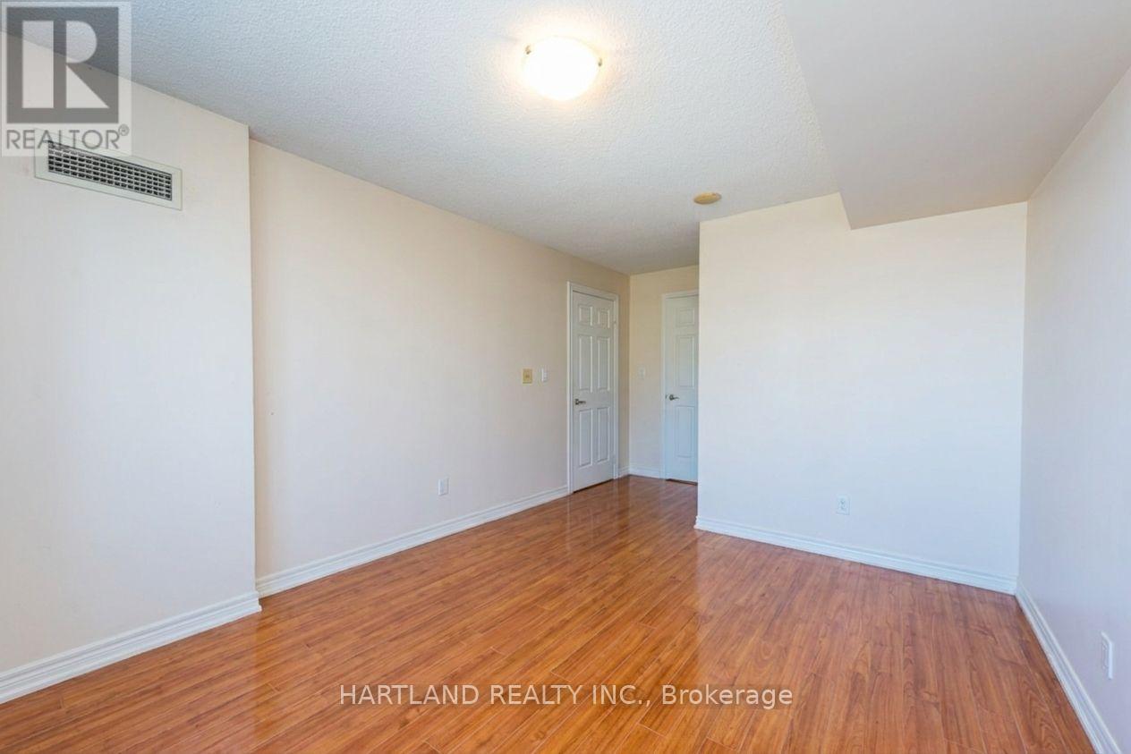 405 - 310 Burnhamthorpe Road W Property Photo 14