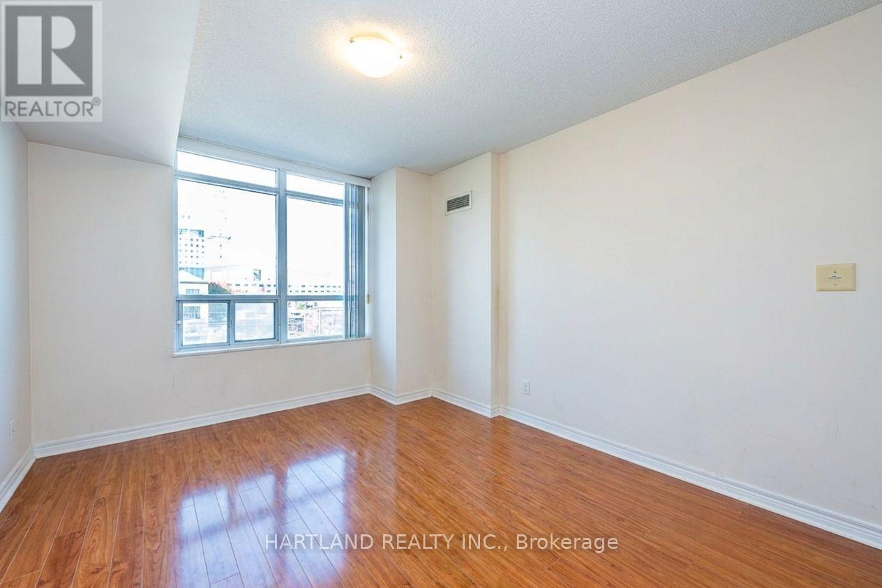 405 - 310 Burnhamthorpe Road W Property Photo 15