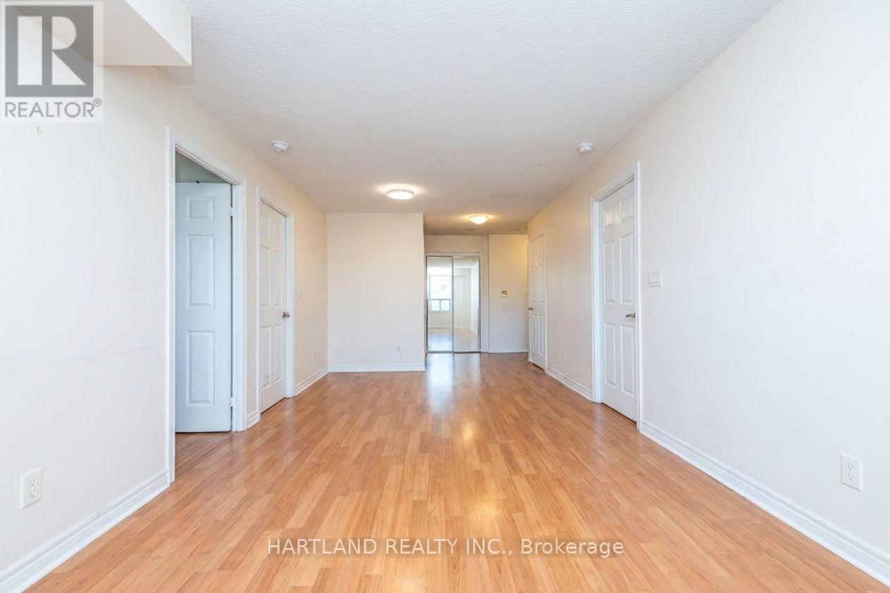 405 - 310 Burnhamthorpe Road W Property Photo 25