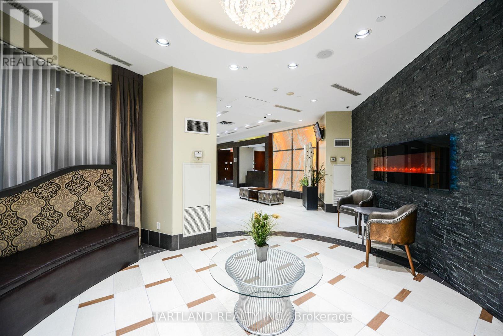 405 - 310 Burnhamthorpe Road W Property Photo 28
