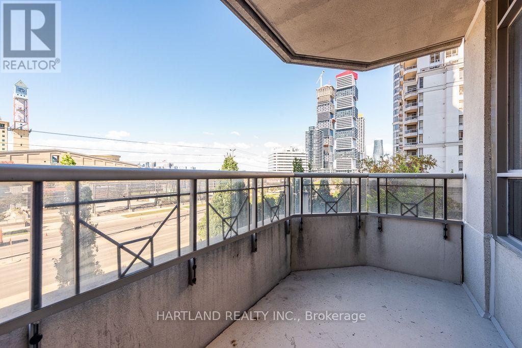 405 - 310 Burnhamthorpe Road W Property Photo 30