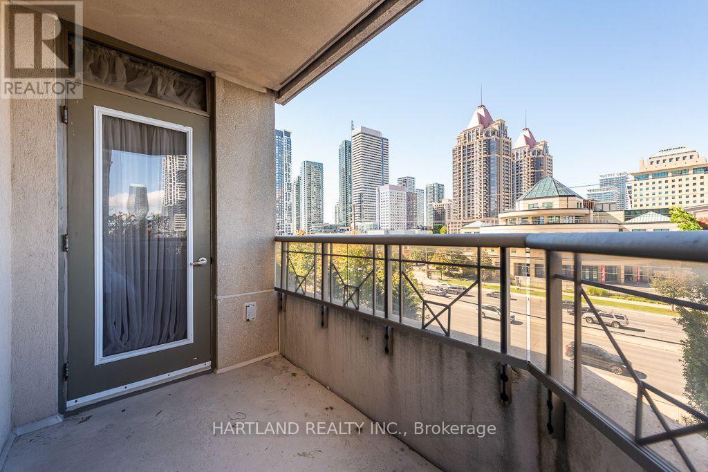 405 - 310 Burnhamthorpe Road W Property Photo 32