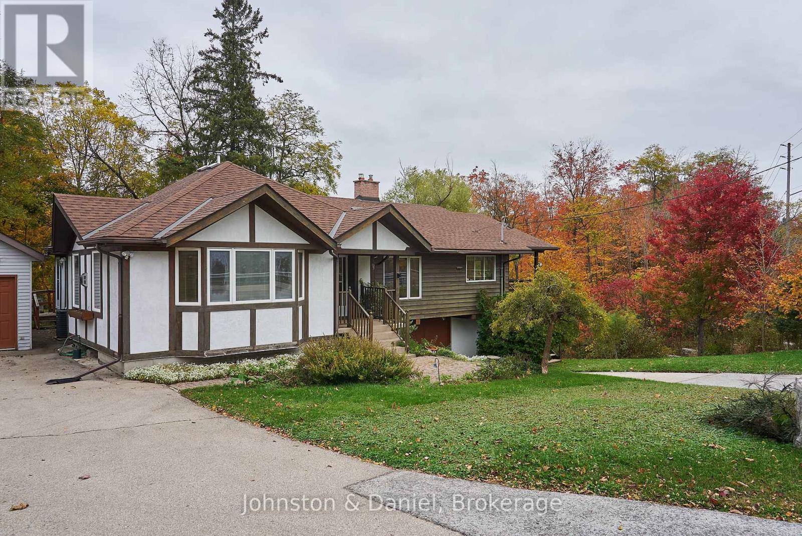 7095 Guelph Line Property Photo 4