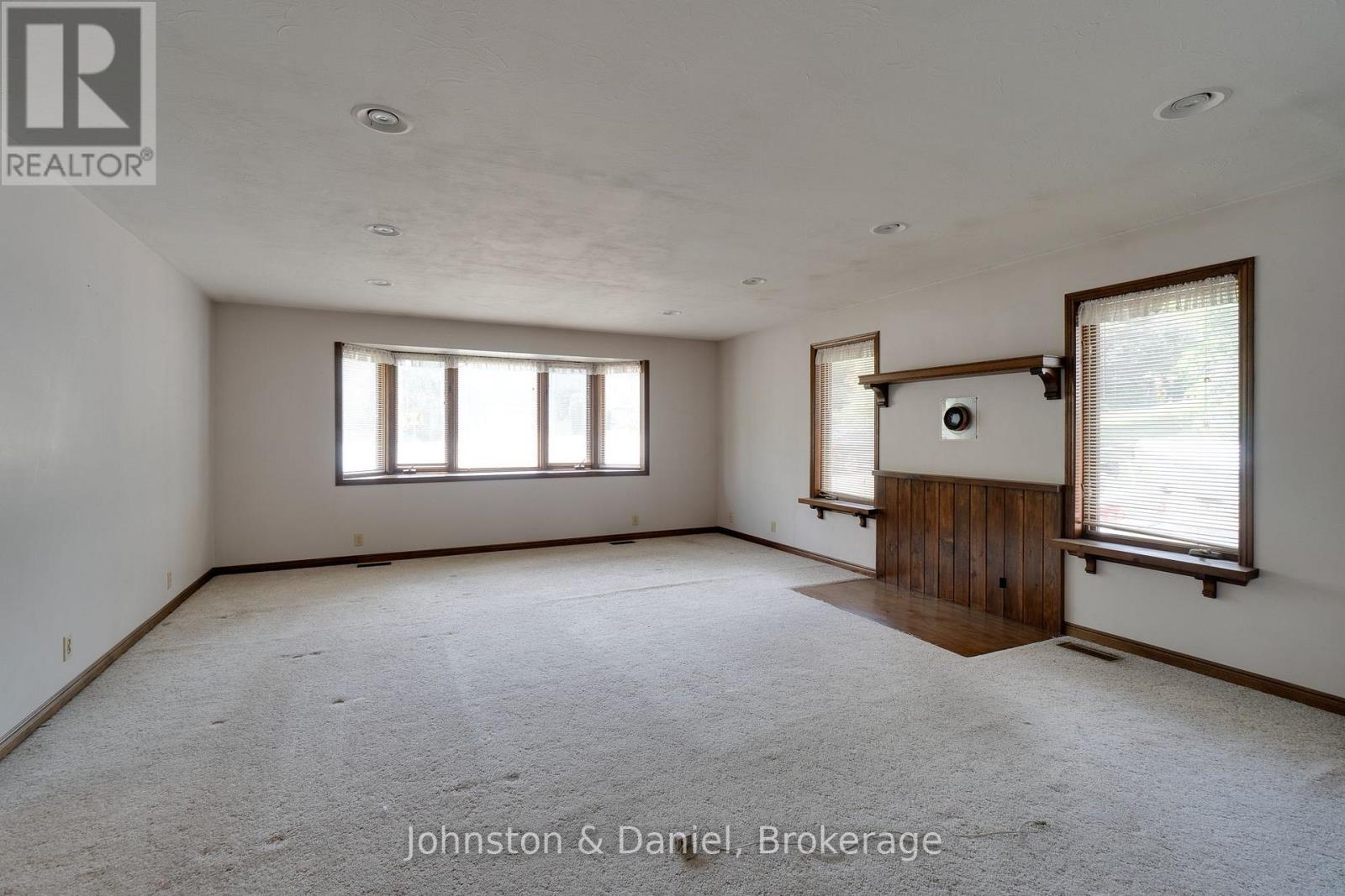 7095 Guelph Line Property Photo 22