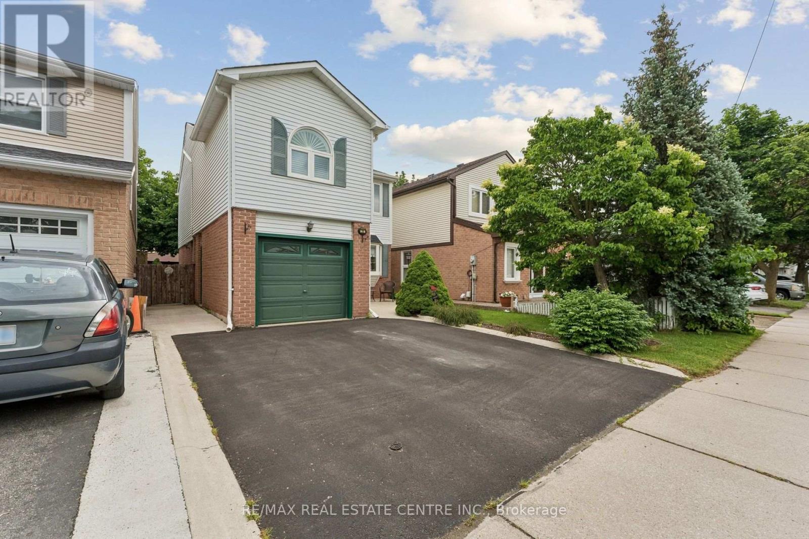 26 Jameson Crescent Property Photo 2