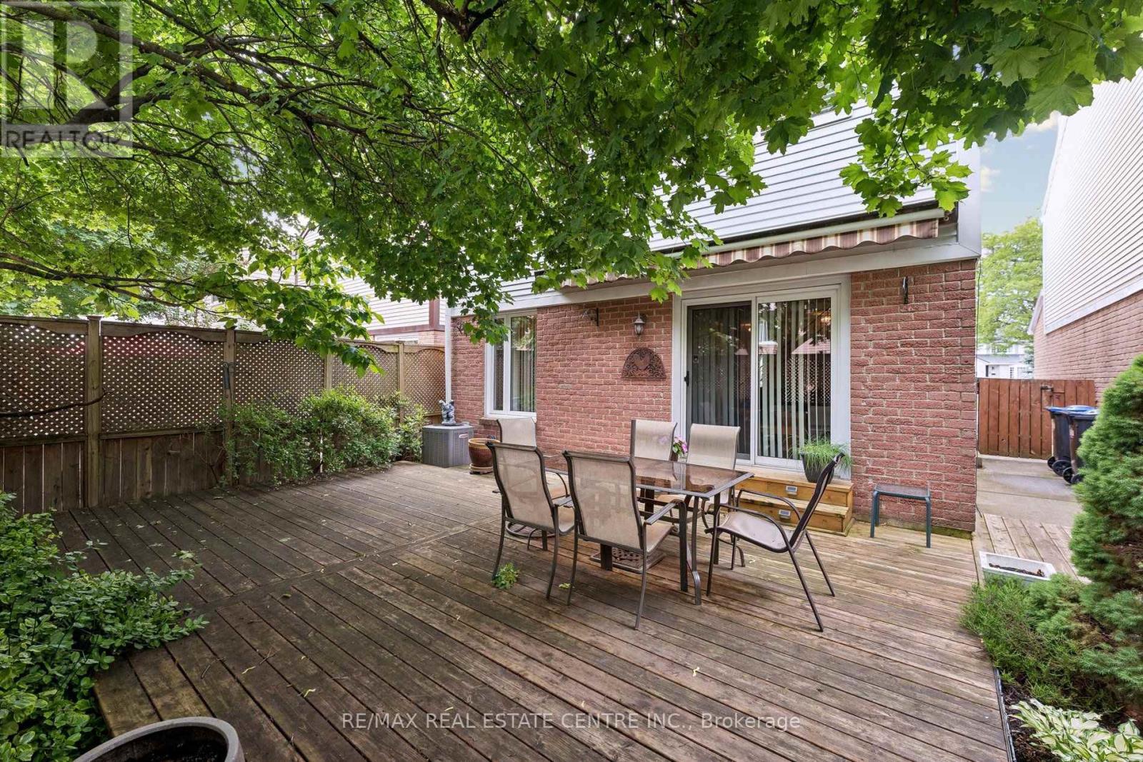 26 Jameson Crescent Property Photo 35