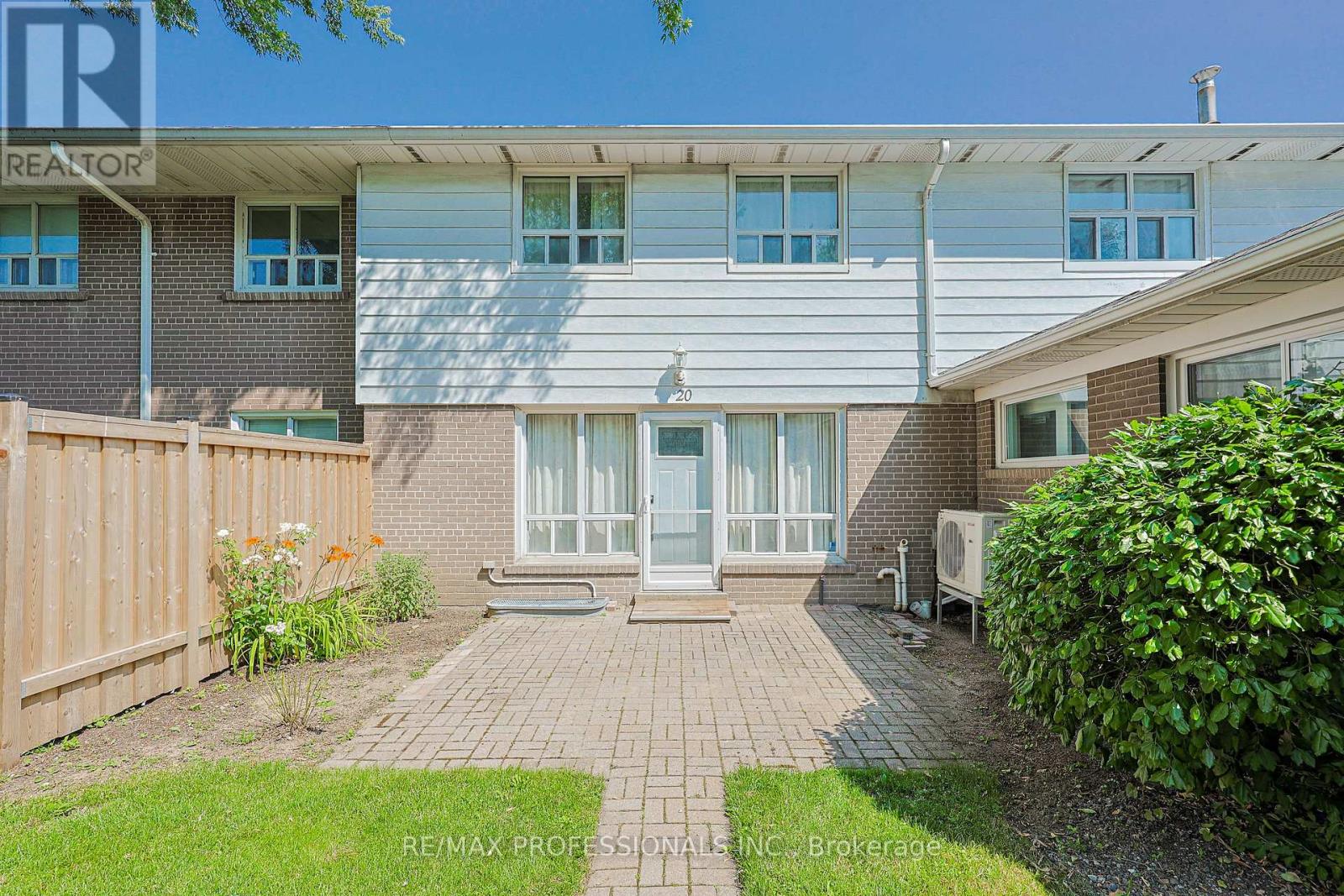20 - 160 CARSBROOKE ROAD Property Photo 1