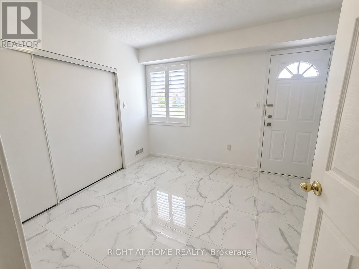 28 - 1525 South Parade Court Property Photo 21