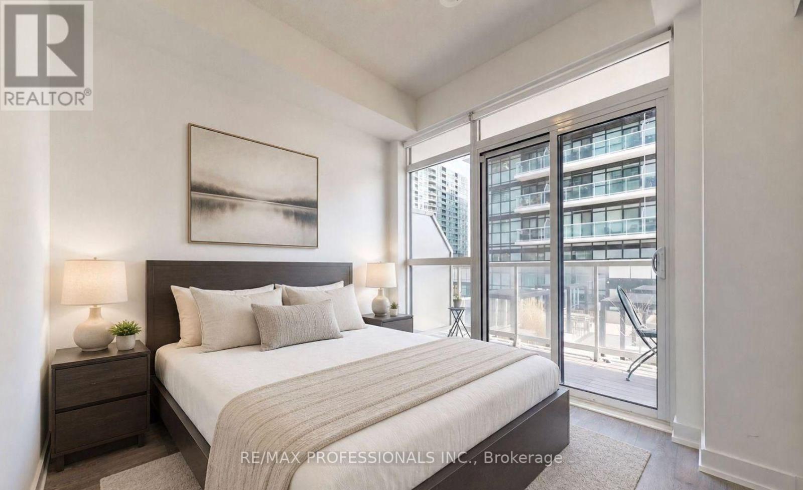 504 - 251 MANITOBA STREET Property Photo 1