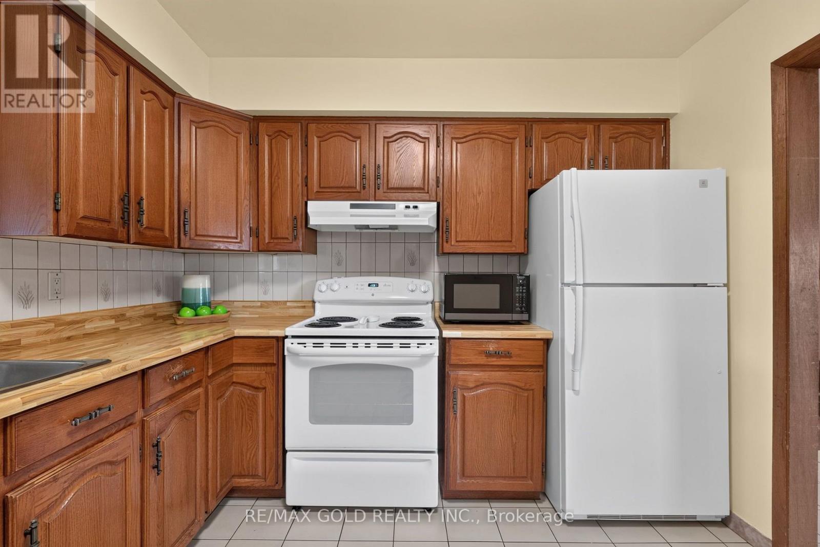18 Esplanade Road Property Photo 18