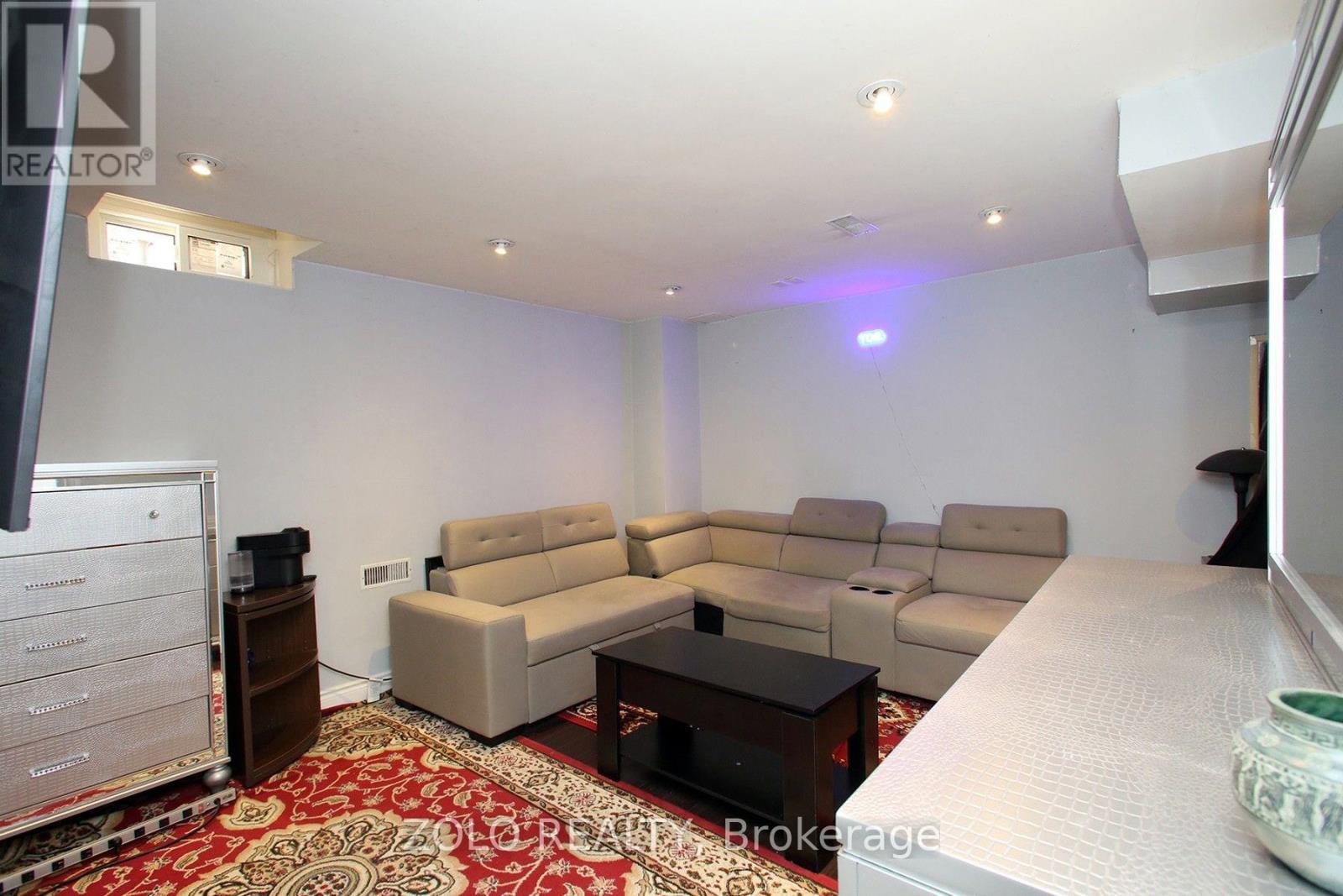 37 Sewells Lane S Property Photo 16