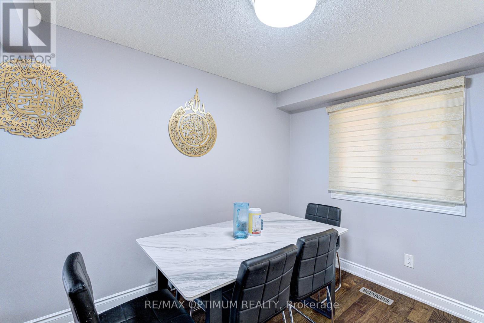 5 Roehampton Crescent Property Photo 4