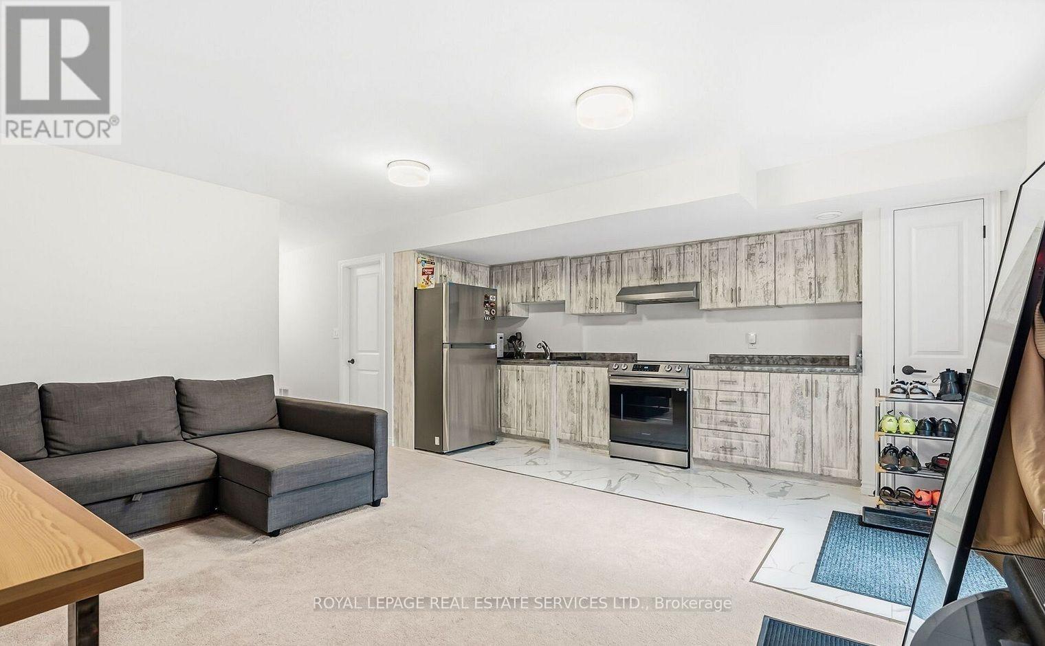 Lower - 488 Parent Place Property Photo 5