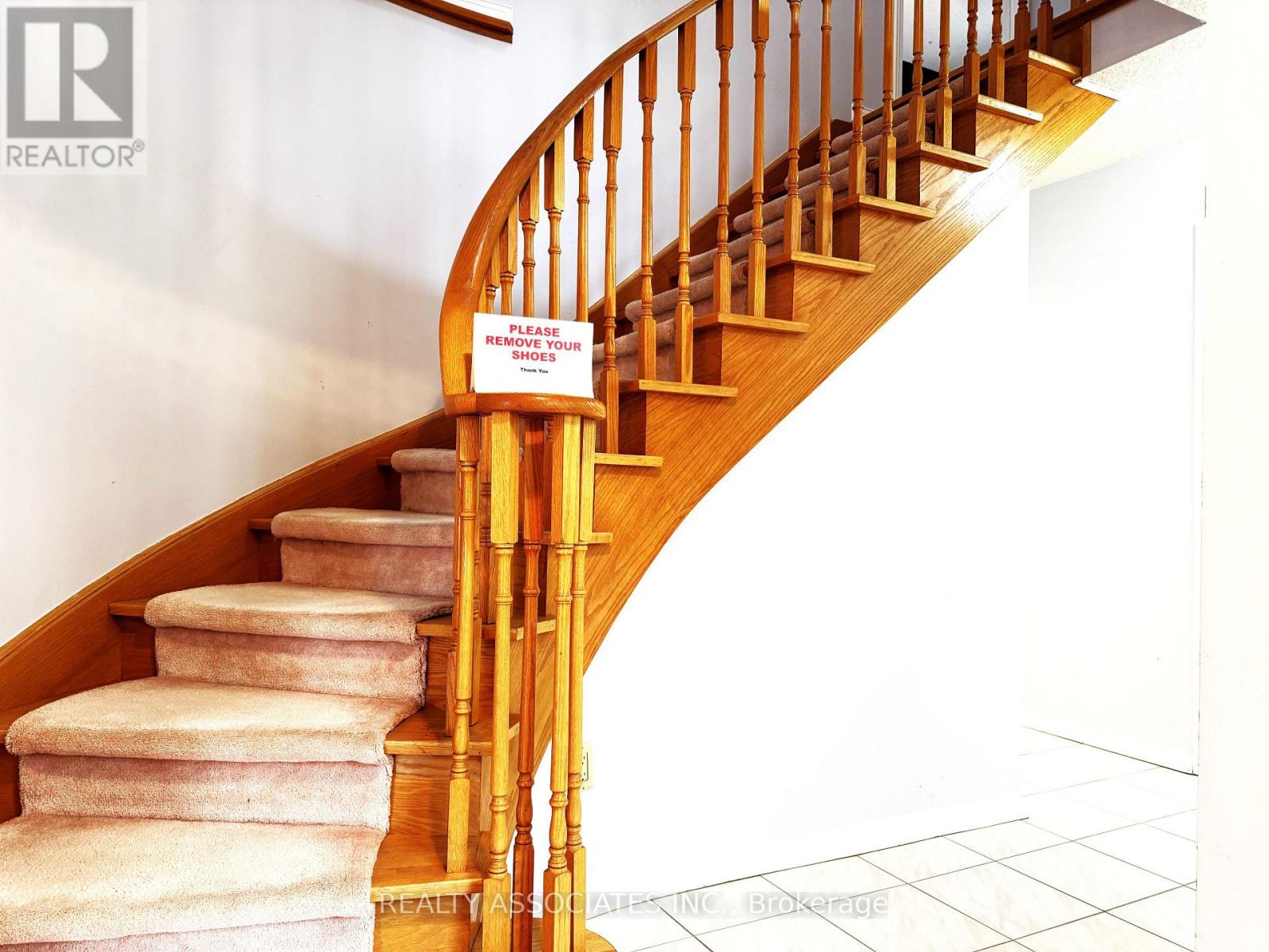 5577 Haddon Hall Road Property Photo 3