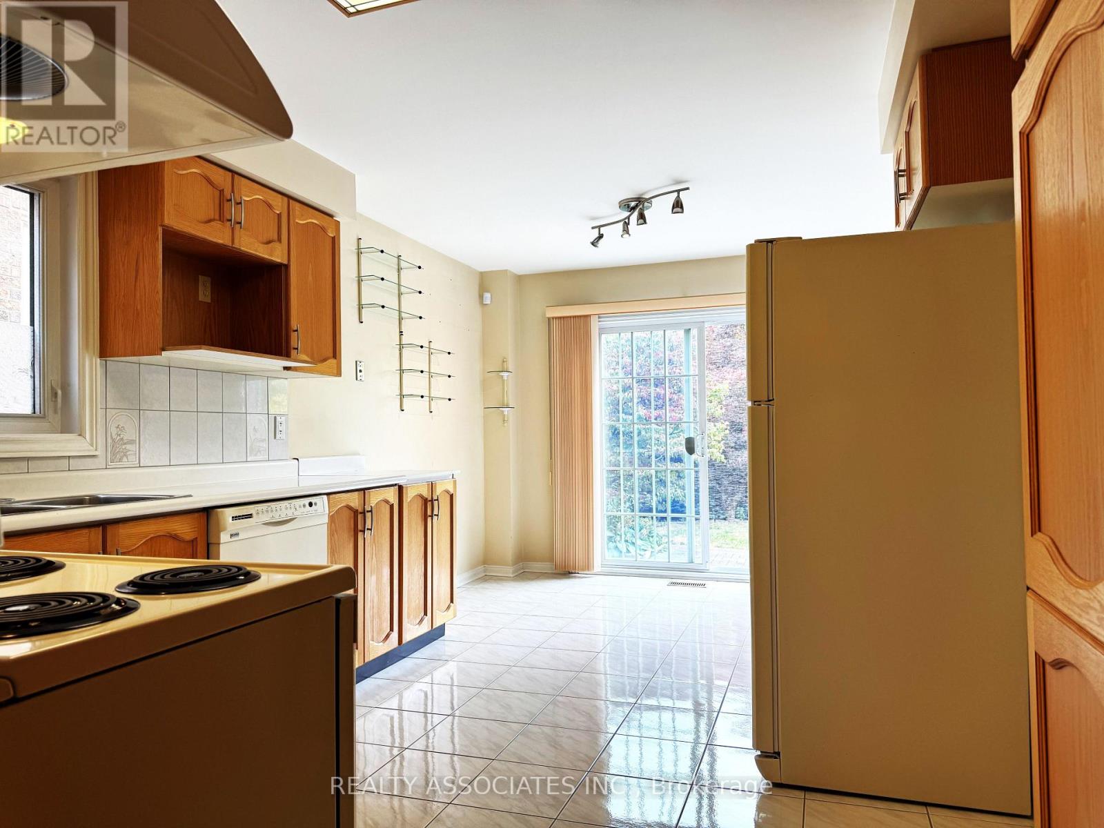 5577 Haddon Hall Road Property Photo 4