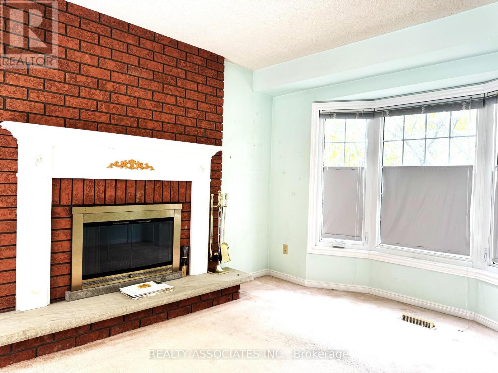 5577 Haddon Hall Road Property Photo 5