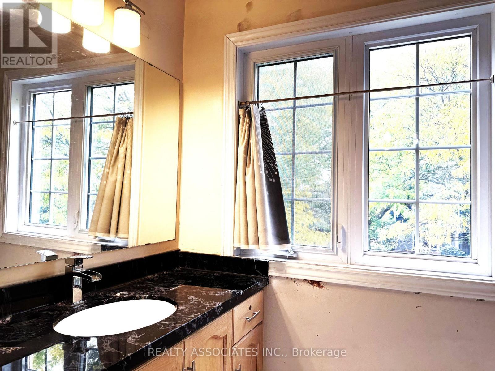 5577 Haddon Hall Road Property Photo 12