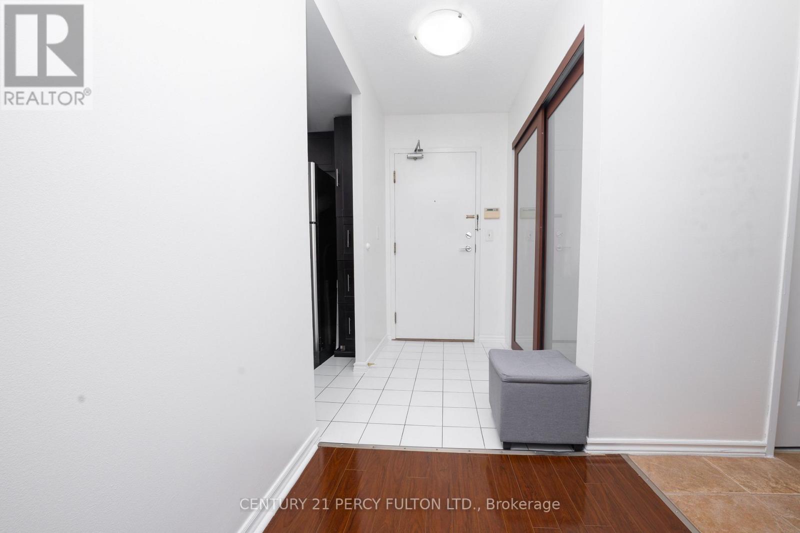508 - 325 Webb Drive Property Photo 3