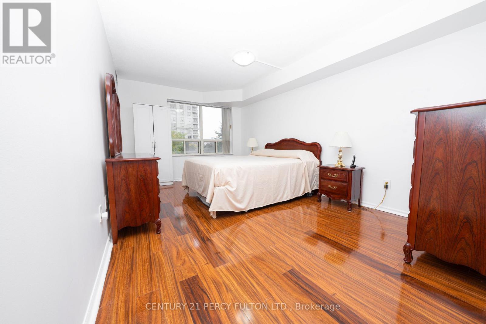 508 - 325 Webb Drive Property Photo 5